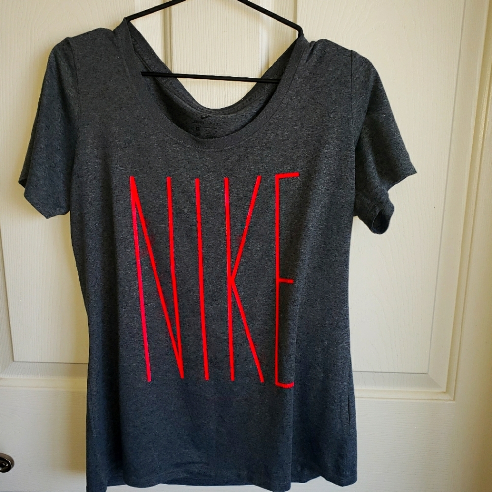 Nike women shirt